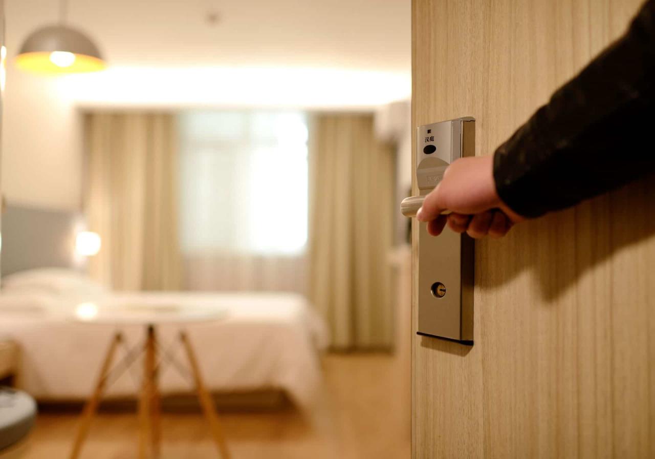 The 6 Things You Should Do Immediately After Checking Into Your Hotel ... The 6 Things You Should Do Immediately After Checking Into Your Hotel ...